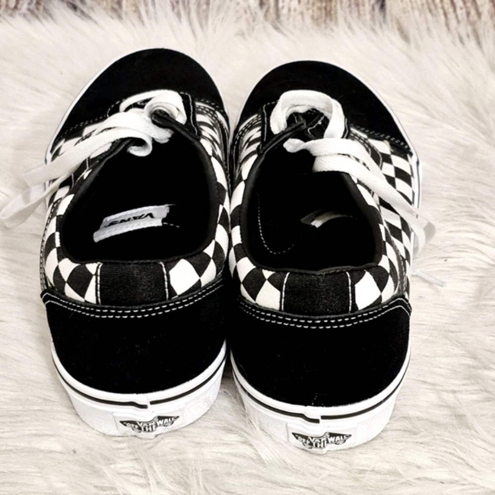 New without Box Vans Checkered Old Skool Black and White Canvas/Suede 9.5 - Picture 3 of 4